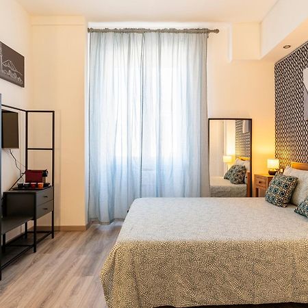 Livorno Central And Modern 2 Apts & 1 Room! المظهر الخارجي الصورة