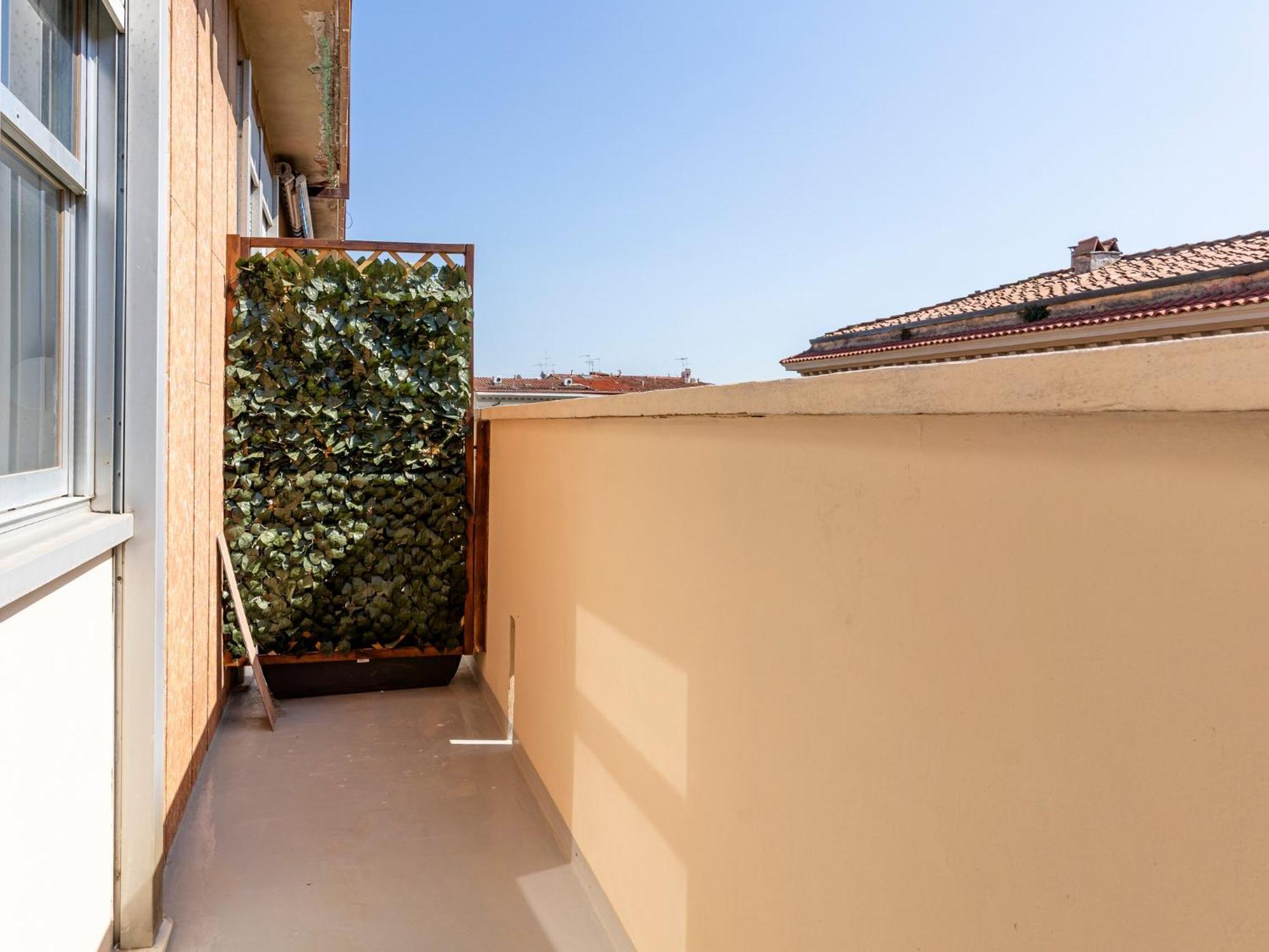 Livorno Central And Modern 2 Apts & 1 Room! المظهر الخارجي الصورة